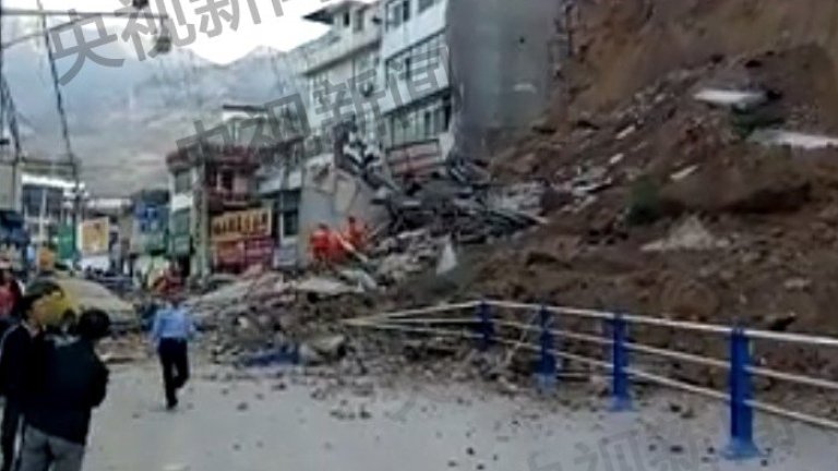 Две жилищни сгради рухнаха в Китай 