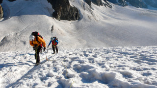 Български алпинисти пишат история с изкачването на най високия връх