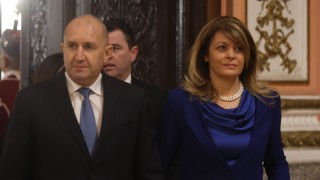 С интересен пост във Фейсбук съпругата на бившия президент Румен