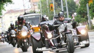 Мотористи родолюбци от цялата страна преминаха в авто мото поход от