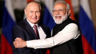 Руският президент Владимир Путин проведе телефонен разговор с индийския премиер