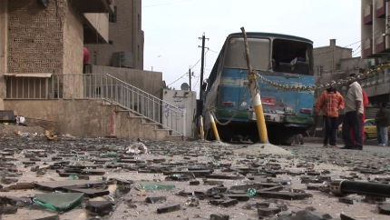 63-ма убити при серия експлозии в Багдад