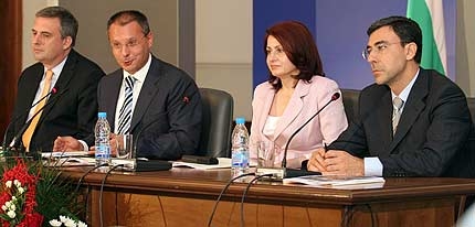 Станишев: Аз не съм премиерът-командир