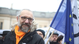 Демонстранти протестират срещу следенето в нета в 36 полски градове