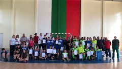Деца играха футбол в памет на Венцислав Петров 