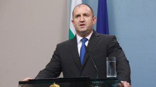 Апартамент гейт не се лекува с оставки, отсече Румен Радев