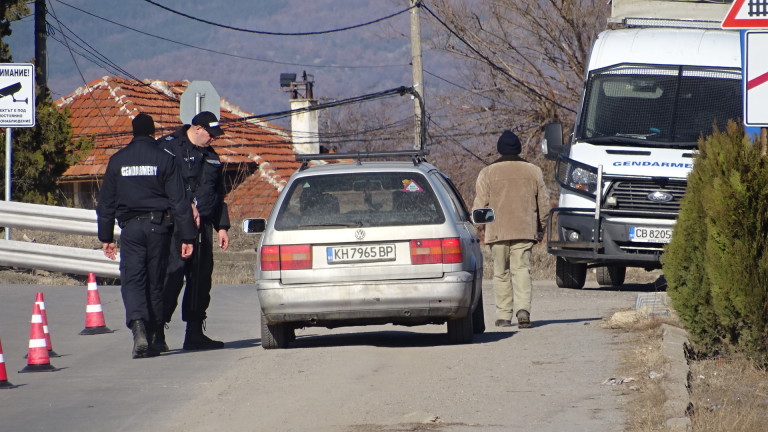 Постоянен арест за братята, нападнали трима полицаи в ромския квартал на Кюстендил