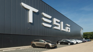 Ключовият инвентар на Tesla надмина $2 милиарда за първи път