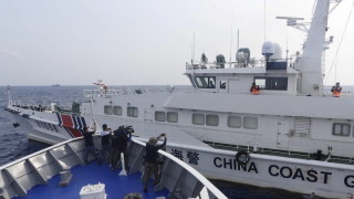 Китайската брегова охрана е ударила филипински военноморски служител по време
