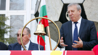 Александър Томов не се предава, напира здраво за акциите на ЦСКА