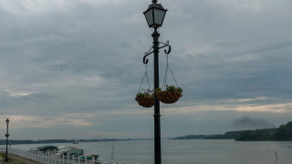 Екоинспекцията проверява сигнали за мазни петна по река Дунав при