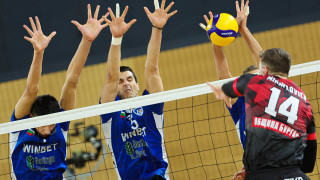 Отборът на Нефтохимик 2010 се класира за финала на шампионата