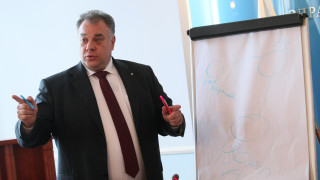 Служителите от спешна помощ взимат сложни решения Те трябва да