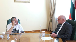 Служебният министър председател Димитър Главчев обеща да реши проблема със забавените