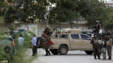 Бомба избухна в кола пред полицейски участък в Кабул