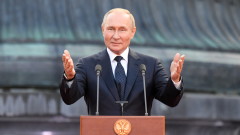 Путин похвали военните за спасяването на Русия от гражданска война