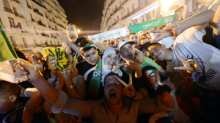 Алжир отнесе глоба 50 бона глоба 