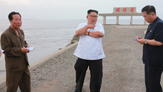 Севернокорейският лидер Ким Чен ун критикува яростно длъжностните лица в страната