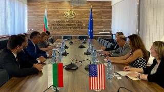 Министър Цеков обсъжда сътрудничество в инфраструктурата с американския посланик