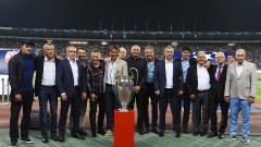 50 000 аплодираха Люпко Петрович и отбора на Цървена Звезда, спечелил КЕШ през 1991 година