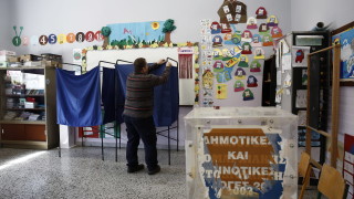 Гърция провежда в неделя парламентарни избори които вероятно ще завършат