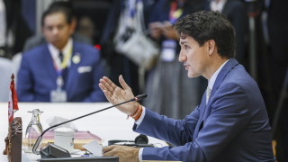 Над една трета от канадските либерални депутати искат премиерът Джъстин