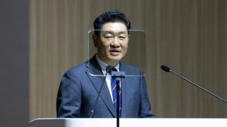 Съизпълнителният директор на Samsung Electronics Хан Джонг хи е починал от