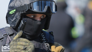 Руски медии съобщават че стрелец е открил огън с ловна