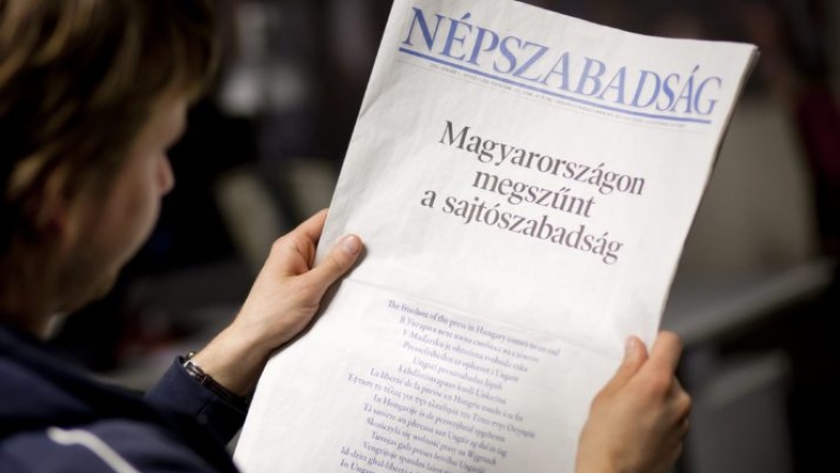 Закритият опозиционен унгарски вестник купен от съюзник на Орбан