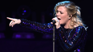 Кели Кларксън може и да позагуби форма през последните няколко