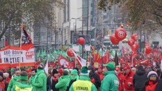Хиляди демонстранти излязоха по улиците на Брюксел в петък за