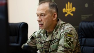 Украинските войски държат части от обсадения град Покровск от средата