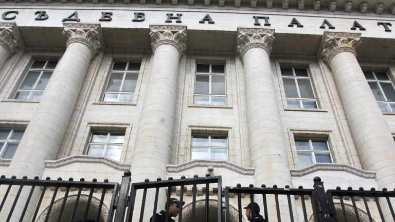 За напрежение в Софийския градски съд пише БНТ. Поводът е