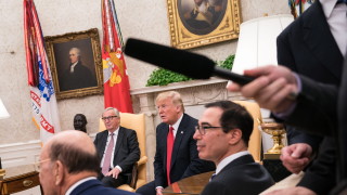 Заради неподходящи въпроси към Доналд Тръмп спират репортер на CNN