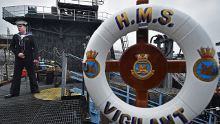 Деветима моряци от британска ядрена подводница са отстранени от ВМС