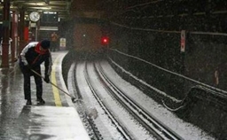 Снегът блокира движението на влакове в Чехия