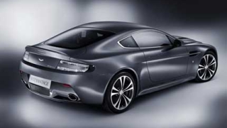 Върховият Aston Martin