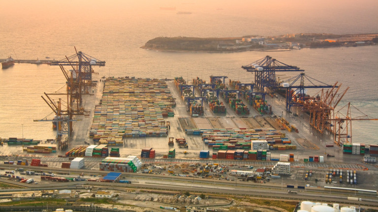 Индустрията за контейнерни превози през последните две години достигна рекордно