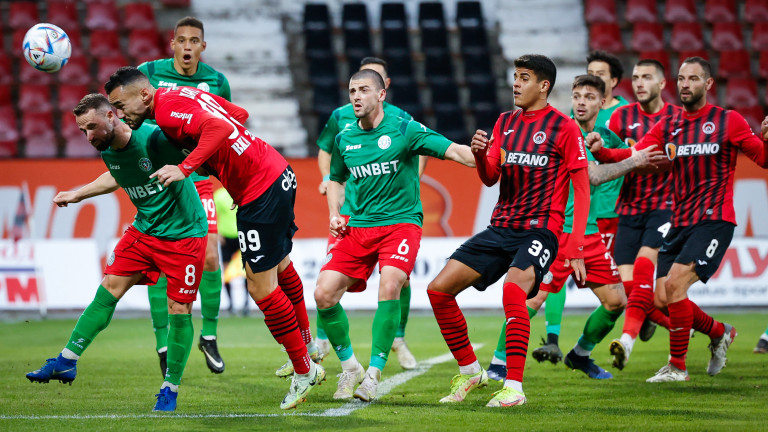 Ботев (Враца) приема Локомотив (София) в двубой 29-ия кръг на efbet Лига.