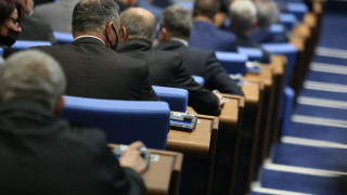 Депутати видяха лобизъм в регламента за частните линейки