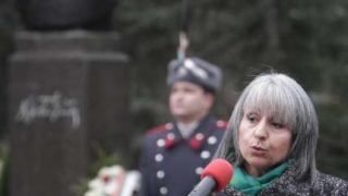 Да направим избора си, призова Попова пред паметника на Ботев
