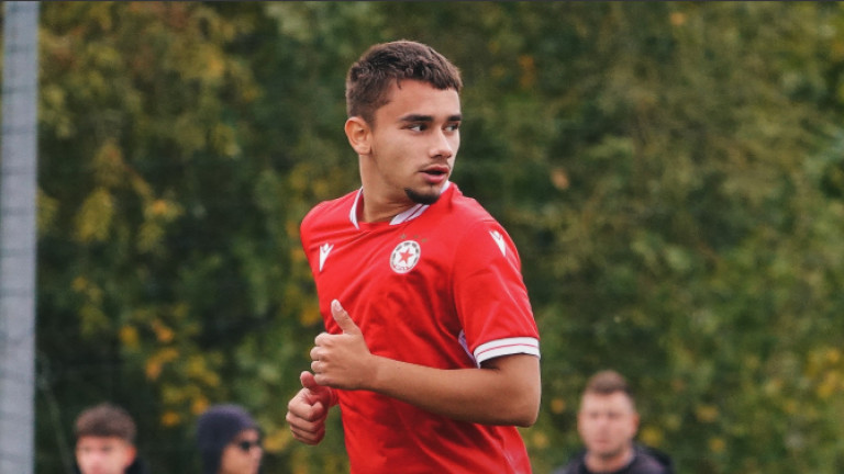 Титулярният нападател на ЦСКА U17 - Габриел Йорданов, е преминал