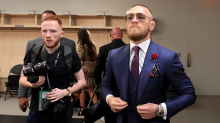 В ранните часове на понеделник 11 март Конър Макгрегър е