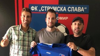 Треньорът на Струмска слава Владимир Димитров замина за стаж Майстора