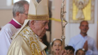Втори ден папа Франциск е в България
