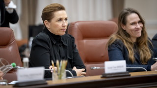 Гренландия не се продава заяви отново датският премиер Мете Фредриксен