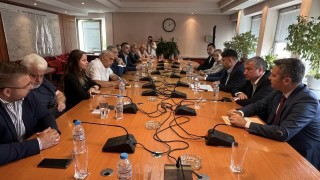 Ръководствата на БСП и Левицата проведоха среща днес в централата