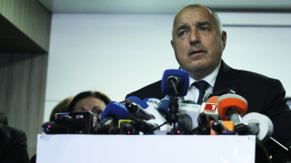 С "нека си направят правителство" Борисов хвърля оставка