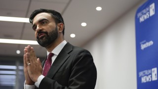 Администрацията на Доналд Тръмп заплашва да започне процедура по отнемане