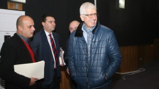 Участваме в пиар акция за спасяване на рейтинга на премиера, ядосва се Овчаров